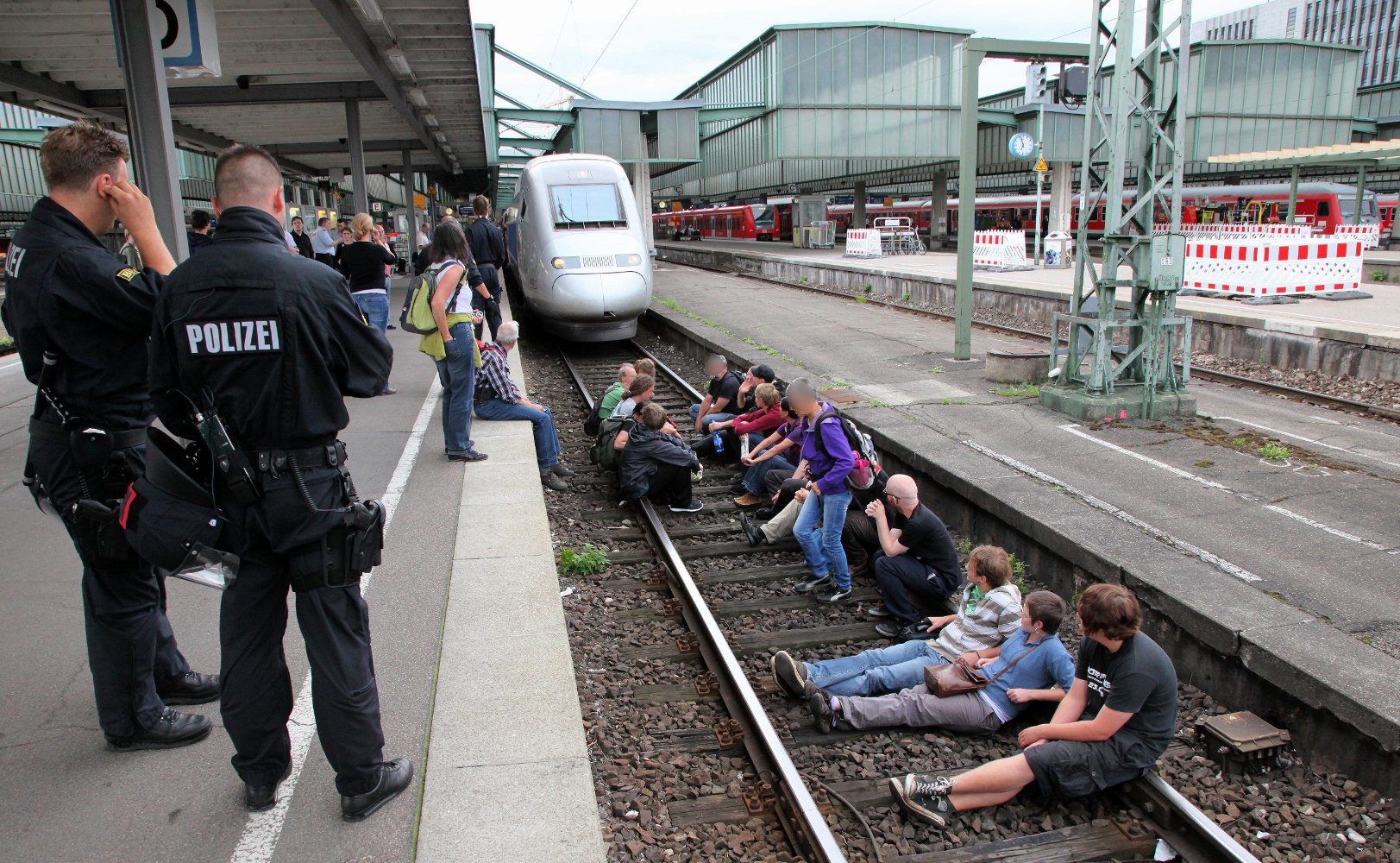 Blockade des TGV am Tag X (Foto: Thomas Trueten, Umbruch Bildarchiv Berlin)