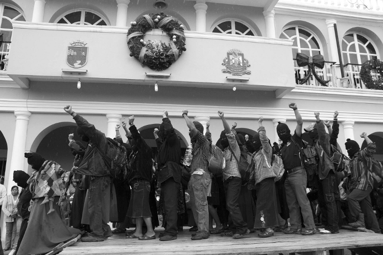 Zapatisten protestieren am 21. Dezember in Ocosingo/Chiapas. (Bildquelle: desinformemonos.org)