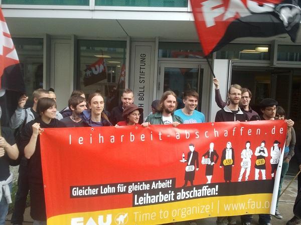 Die FAU Berlin mit einer Kundgebung vor der Heinrich-Böll-Stiftung Ende Juni 