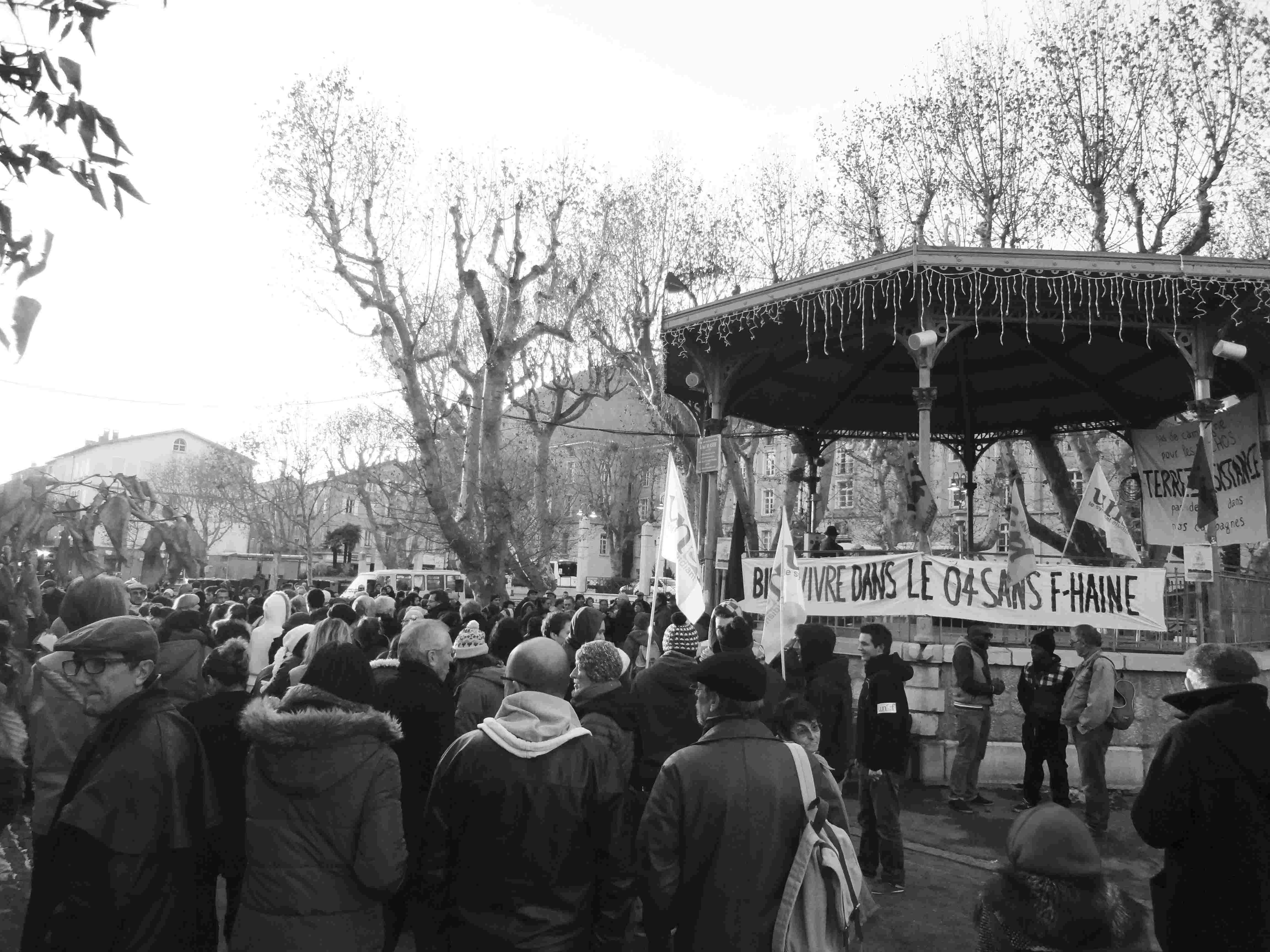 Kundgebung gegen einen Besuch von Marine Le Pen in Digne-les-Bains im November 2013