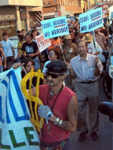 Ein Schulterschlüsschen