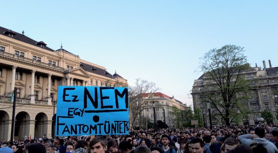 Demonstration gegen die Schließung der CEU in Budapest